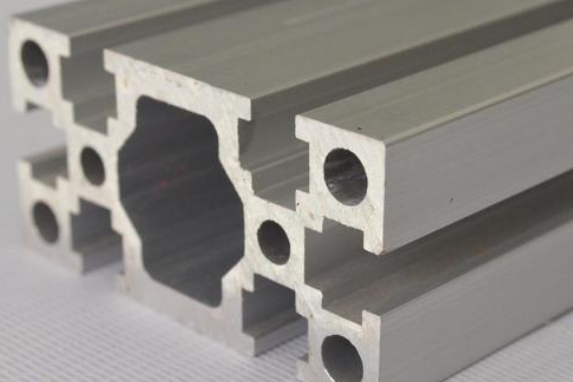 多槽空心工业铝材在减轻产品配重方面非常有作用